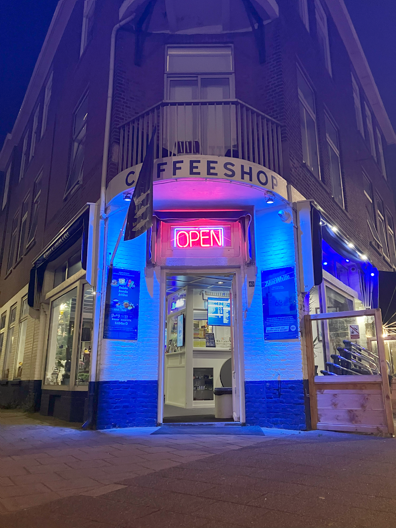 Coffeeshop Blue White Scheveningen in Den Haag